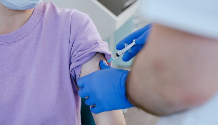 Csökken az átoltottság, kampányt indítanak a szülők megszólítására