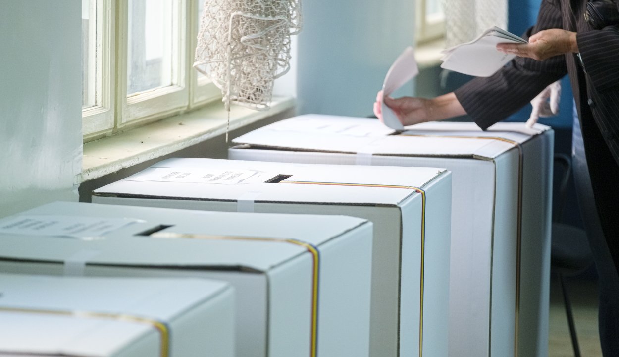 AEP: Az EP-választások megszervezése 120 millió euróba, a két elnökválasztásé 300 millió euróba került