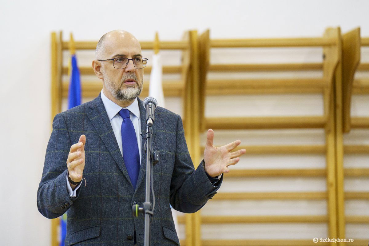 Kelemen Hunor: Törvénymódosítással csökkentjük a parlament létszámát