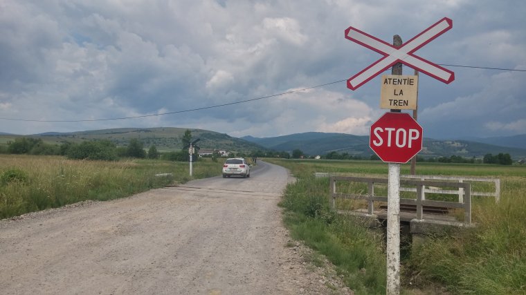 Vasúti átjáróknál ellenőriztek, több száz büntetést osztottak ki