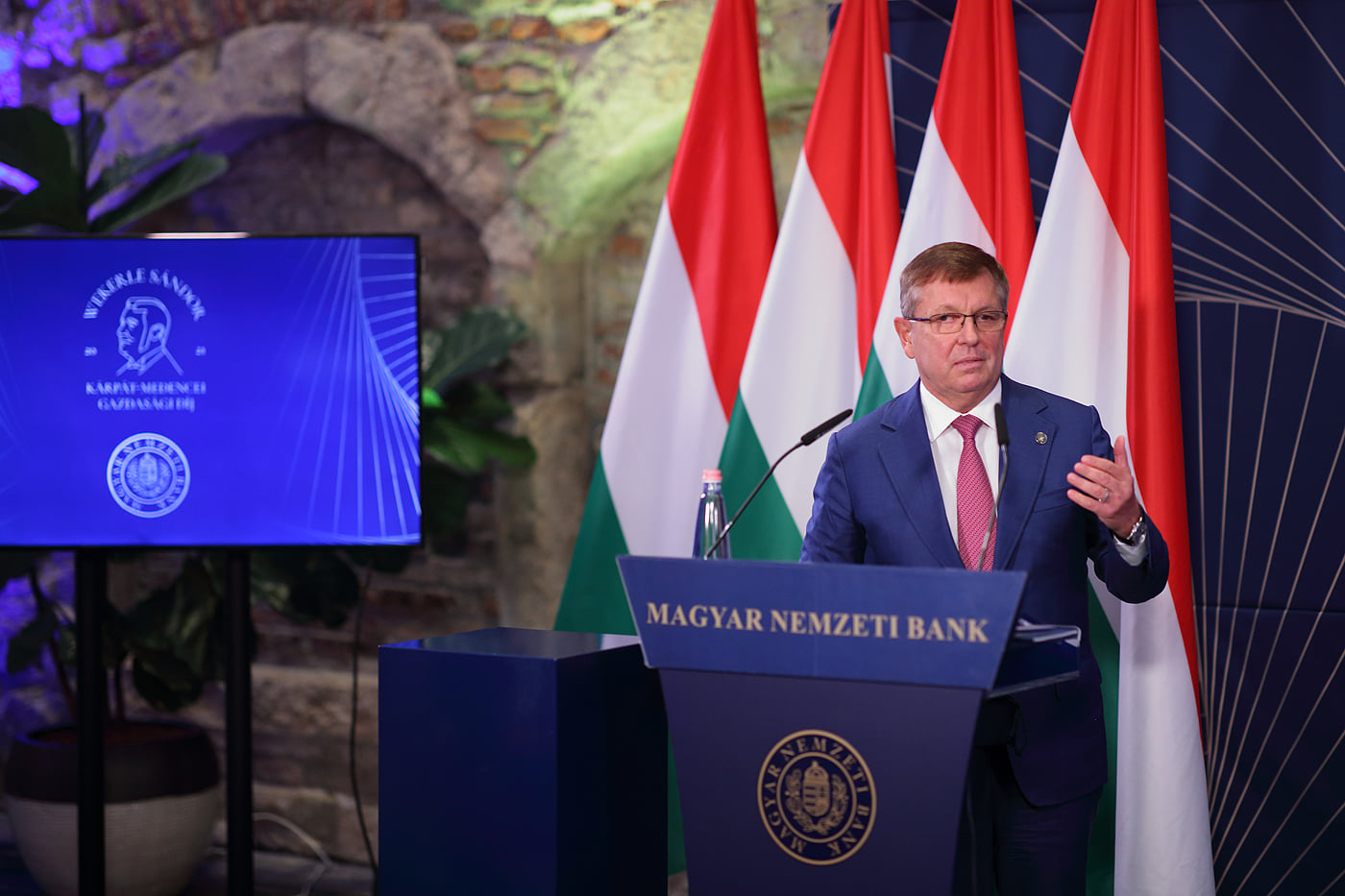 Őrizetbe vették Matolcsy Györgyöt