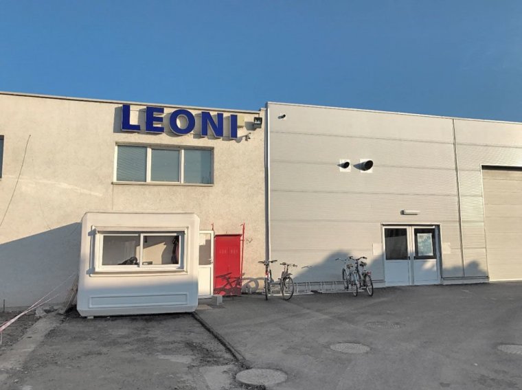 „Ki vagyunk szolgáltatva” – bezár a margittai Leoni-gyár, az önkormányzat tehetetlen