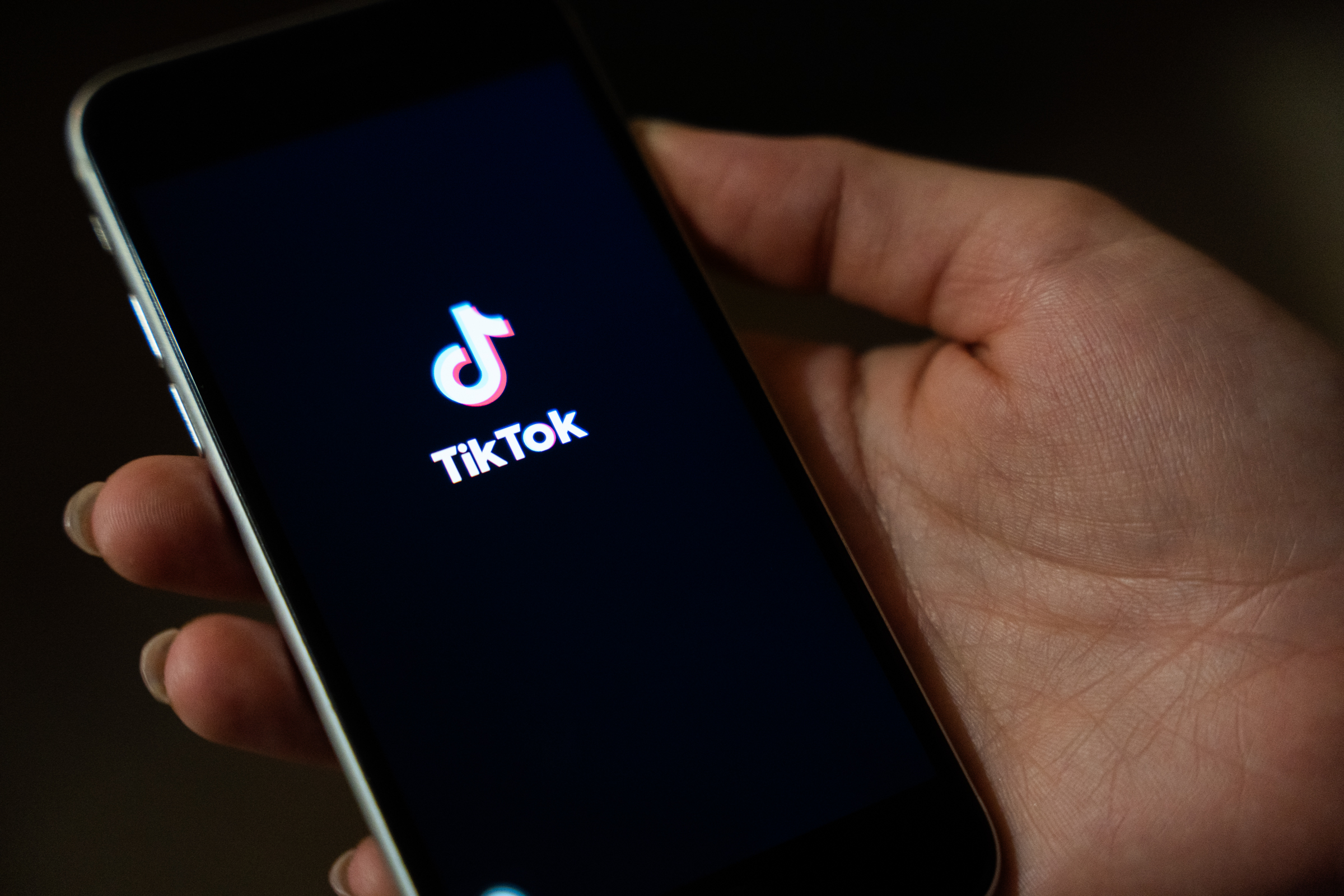 Kiskorúakat érintő fokozott veszélyeket rejt a TikTok algoritmusa