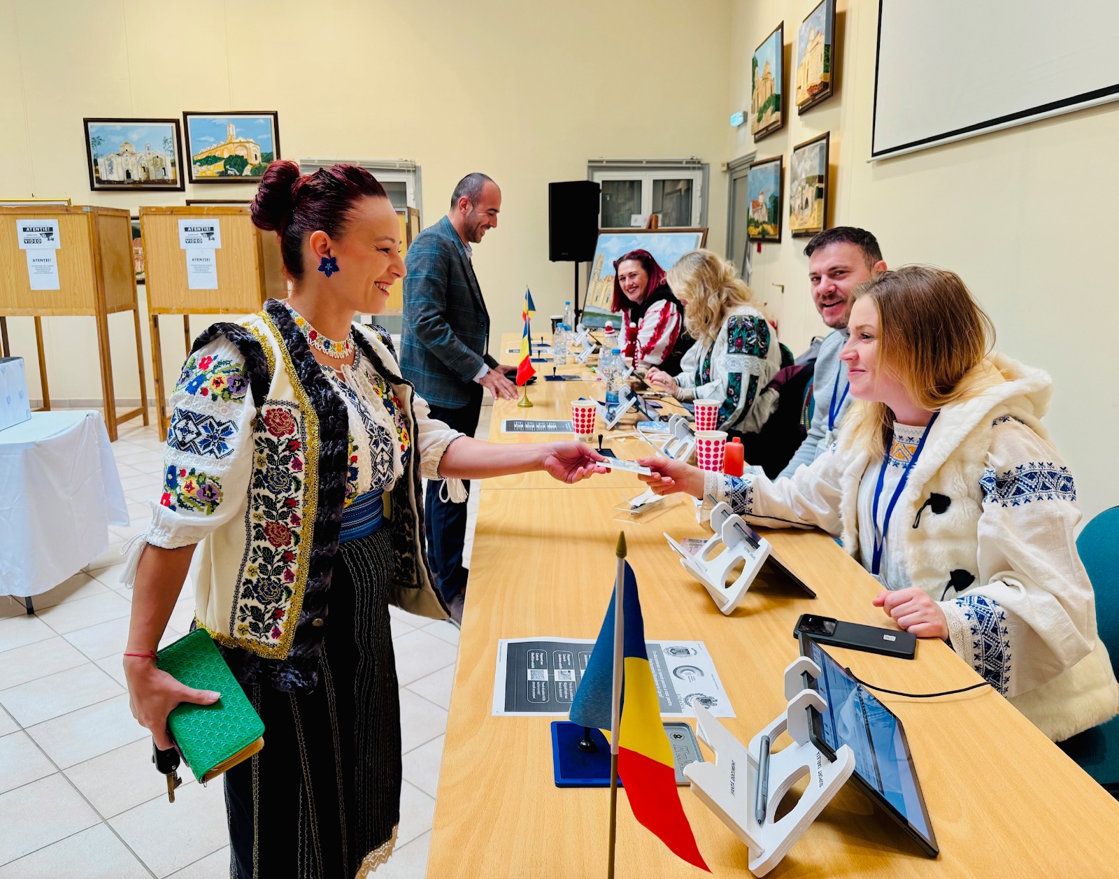 Ötmillió románt hall a nagyvilág?
