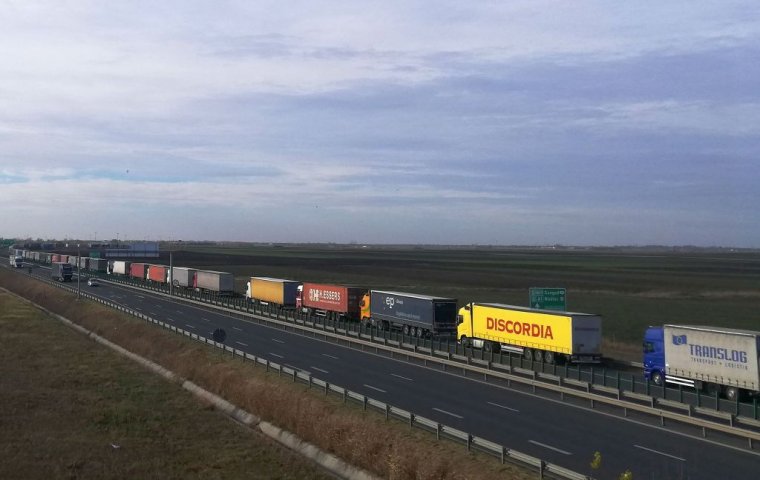 A közúti árufuvarozás volumene nőtt, a vasútié csökkent Romániában 2025-ben