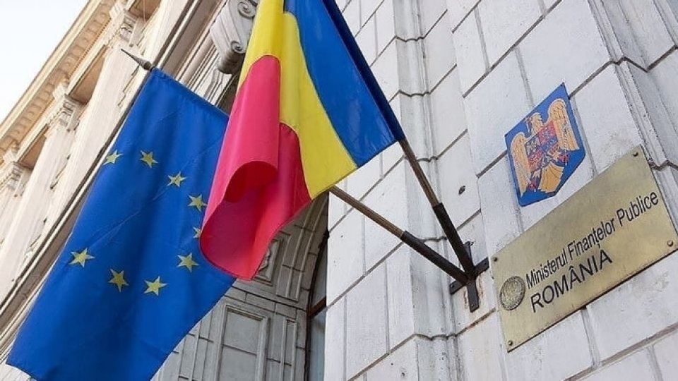 Sztrájkőrséget tartanak a szakszervezetek a pénzügyiminisztérium székhelye előtt