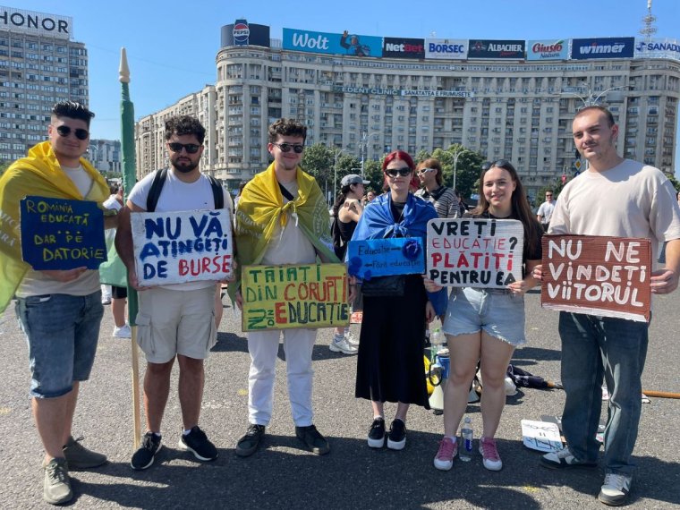 Az ösztöndíjak visszaállításáért vonulnak utcára az egyetemisták Nagyváradon is