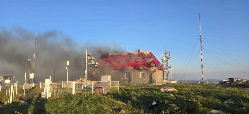 Tűzvészben semmisült meg a Vigyázó-csúcson levő menedékház