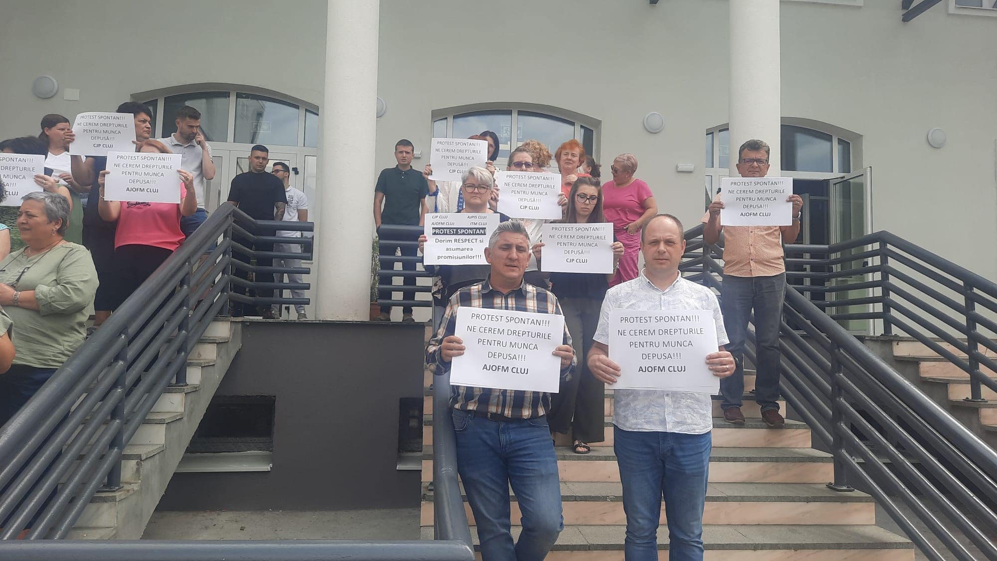 Egész héten tüntetni fognak a nyugdíjpénztárak alkalmazottai a jövedelmük csökkentése ellen