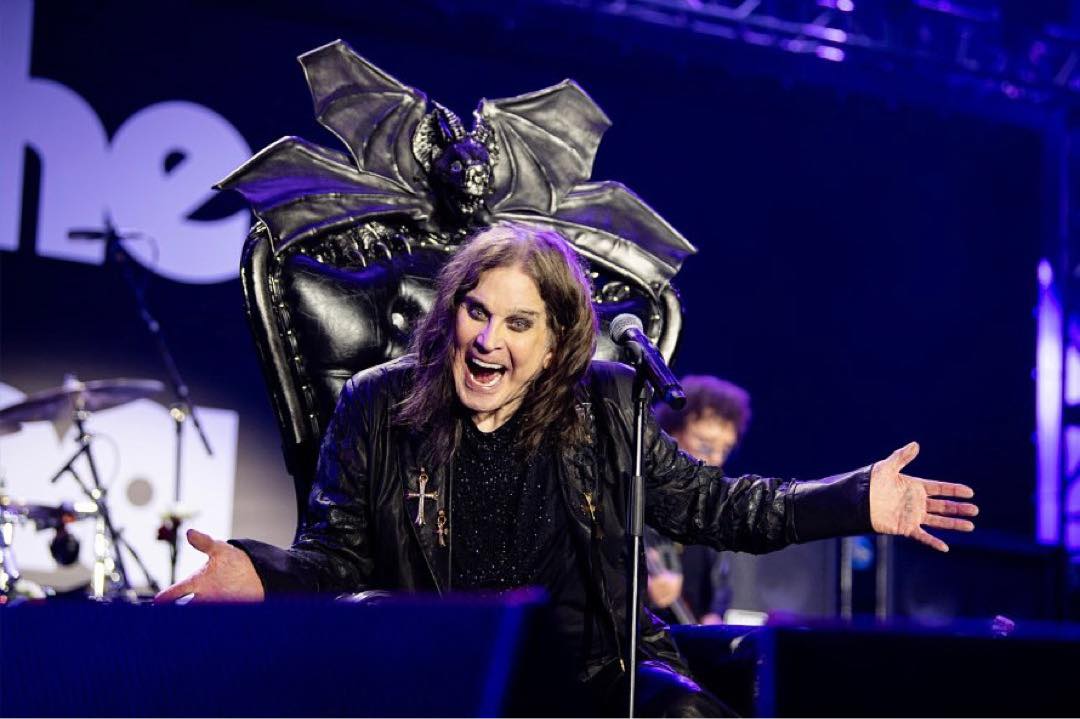 Elhunyt Ozzy Osbourne, a rockzene világának ikonikus alakja