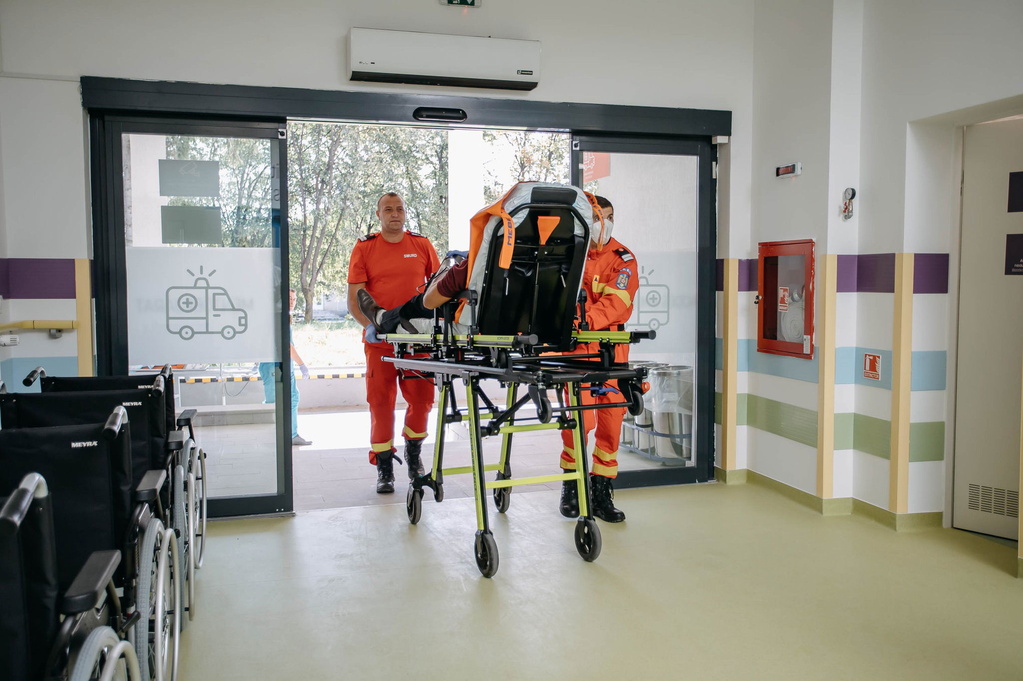 Ismét nő a koronavírusos megbetegedések száma Romániában, a legtöbb eset enyhe lefolyású