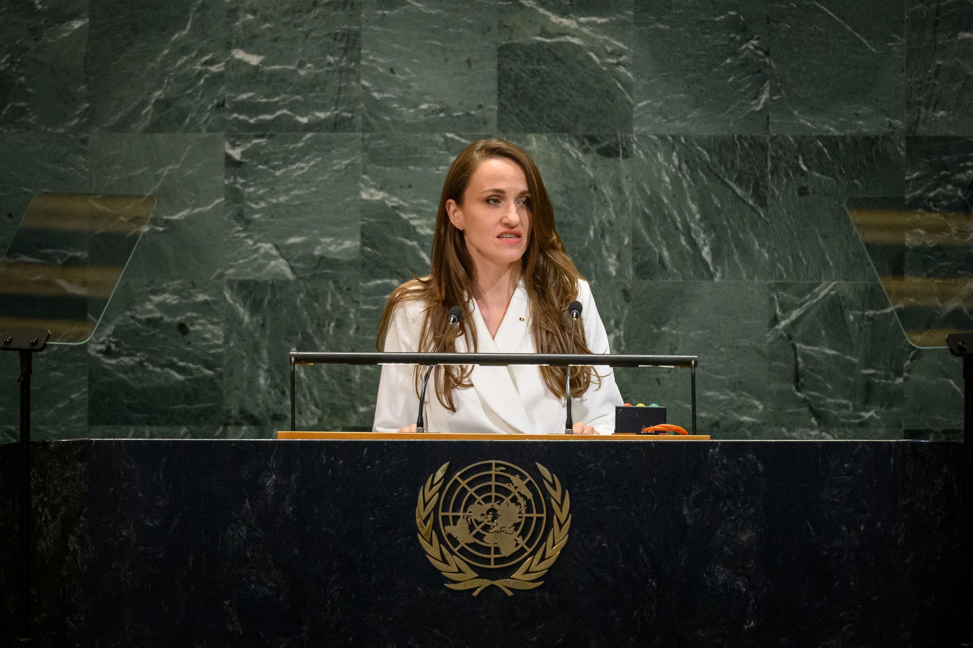 Befolyással való visszaélés? Feljelentéssel fenyegeti Oana Țoiu külügyminisztert Victor Ponta volt felesége