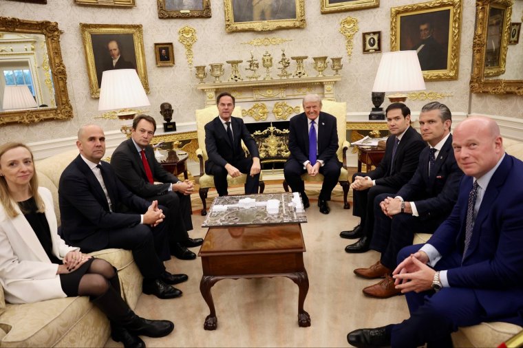 Donald Trump egyelőre lemondta a budapesti találkozót Vlagyimir Putyinnal