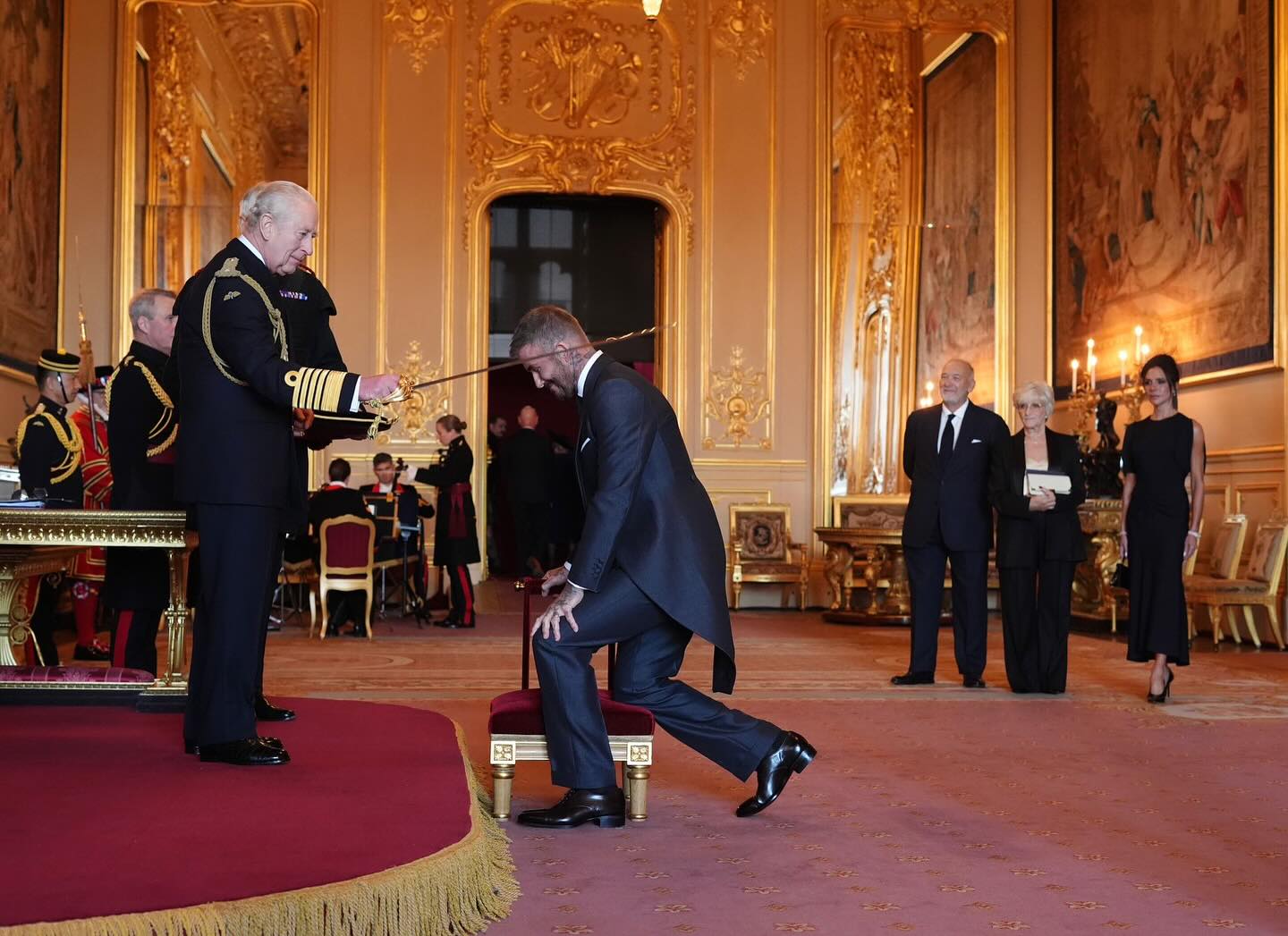 Színészek és sportolók a brit uralkodó újévi kitüntetési listáján