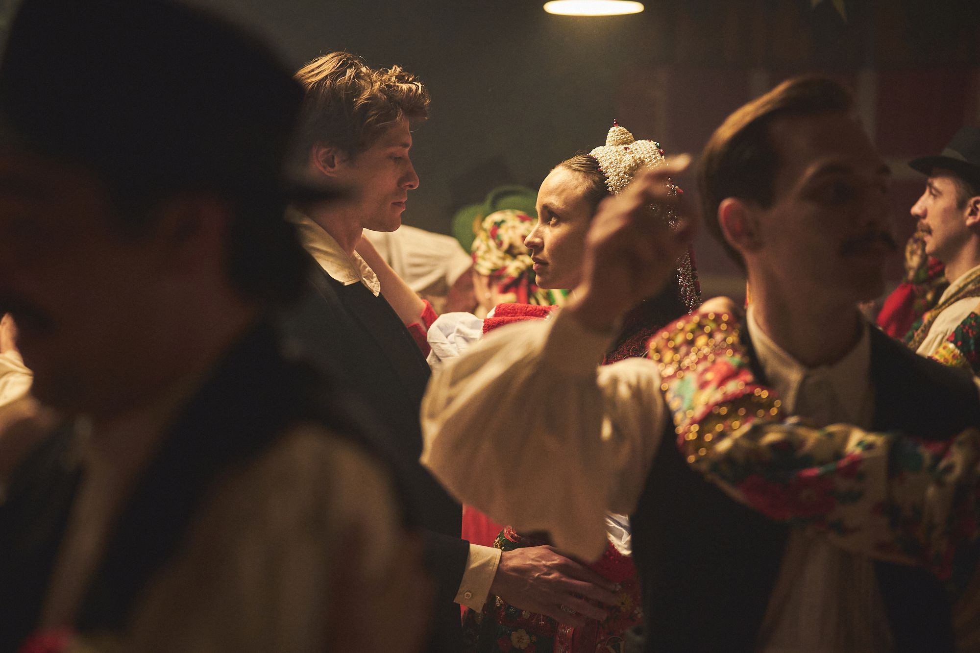 Bemutatták Kolozsváron a részben Kalotaszegen forgatott Magyar menyegző című filmet