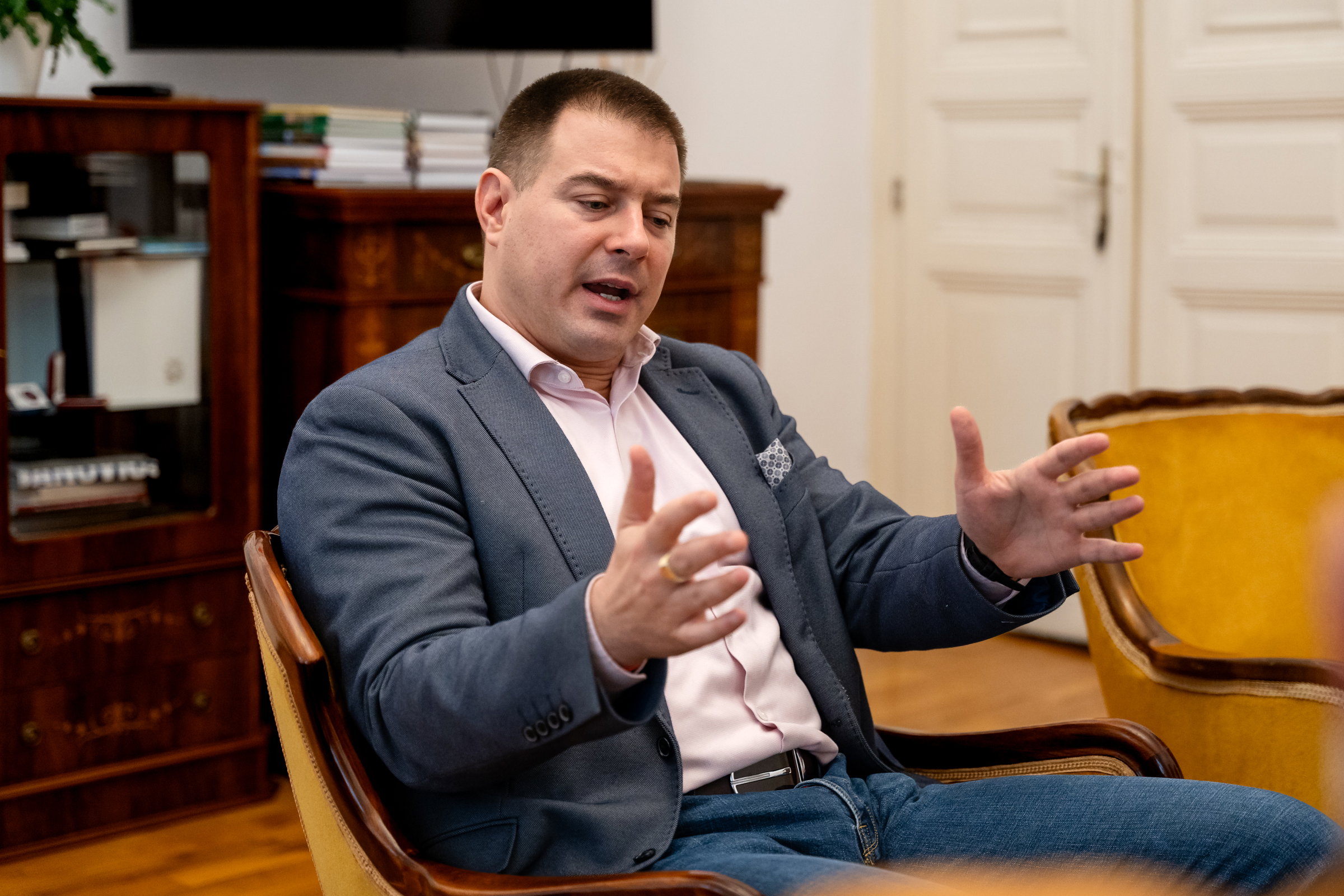 „A kormányzati gyakorlat során az Orbán-kabinet a Kárpát-medencei magyarok érdekeit is folyamatosan figyelembe veszi”