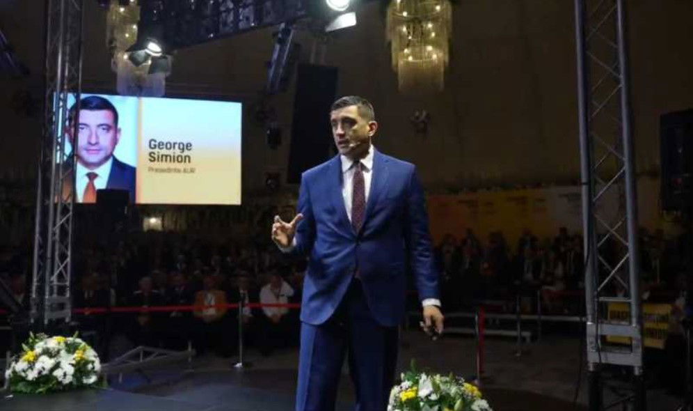 Simion bejelentette, hogy az AUR minden eszközzel akadályozni fogja a kormányzást