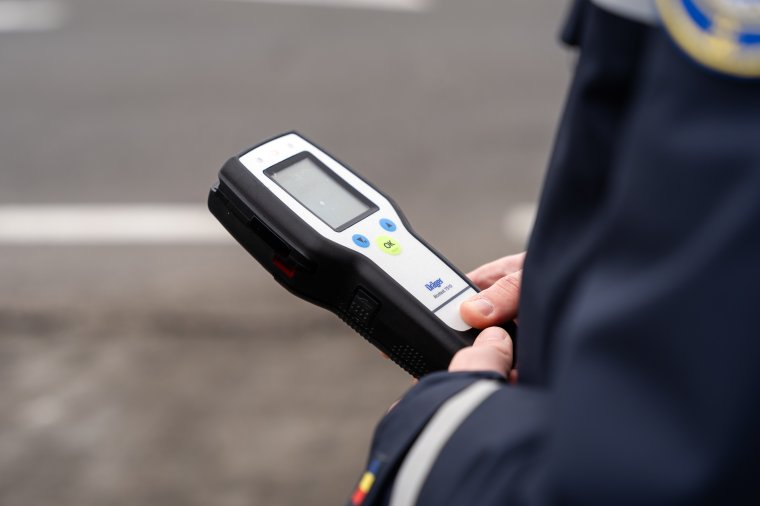 Erősen ittas állapotban két parkoló autónak ütközött Nagyváradon