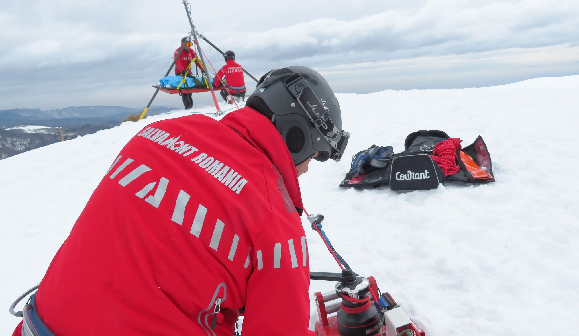 A hegyimentők több mint 80 személyen segítettek az elmúlt 24 órában, 25 személyt kórházba szállítottak