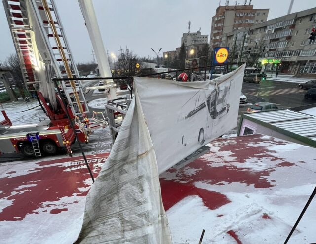 Károkat okozott a szélvihar Brassó megye déli részén és a megyeszékhelyen