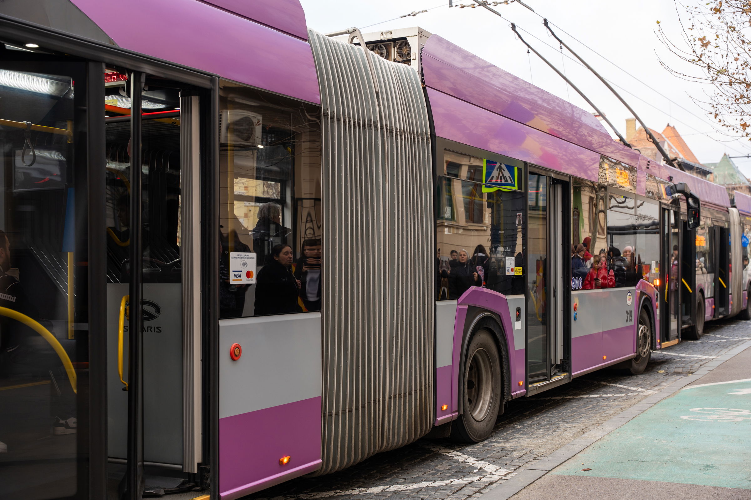 Szemtanúkat keres a rendőrség a kolozsvári buszon történt magyarellenes támadás ügyében