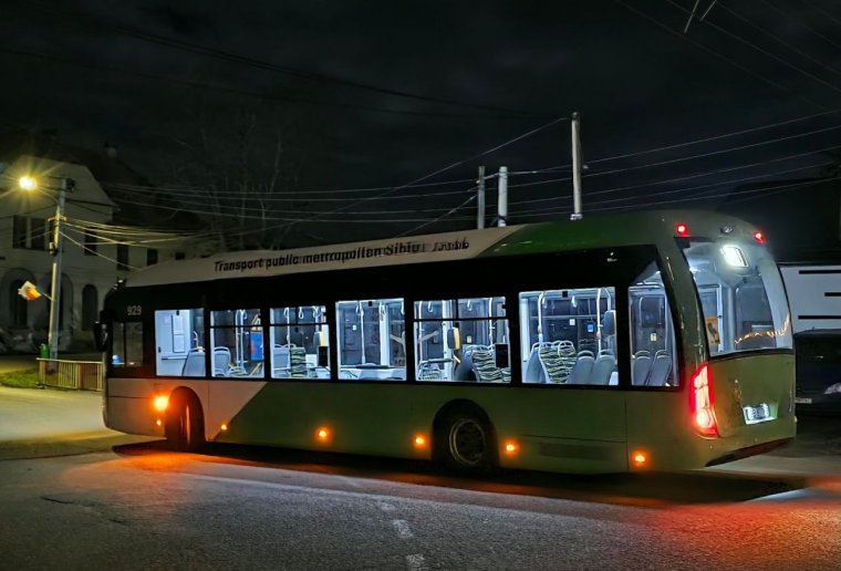 Életét vesztette egy személy egy erdélyi buszon, a sofőr szerint senki nem szólt neki a végállomás előtt