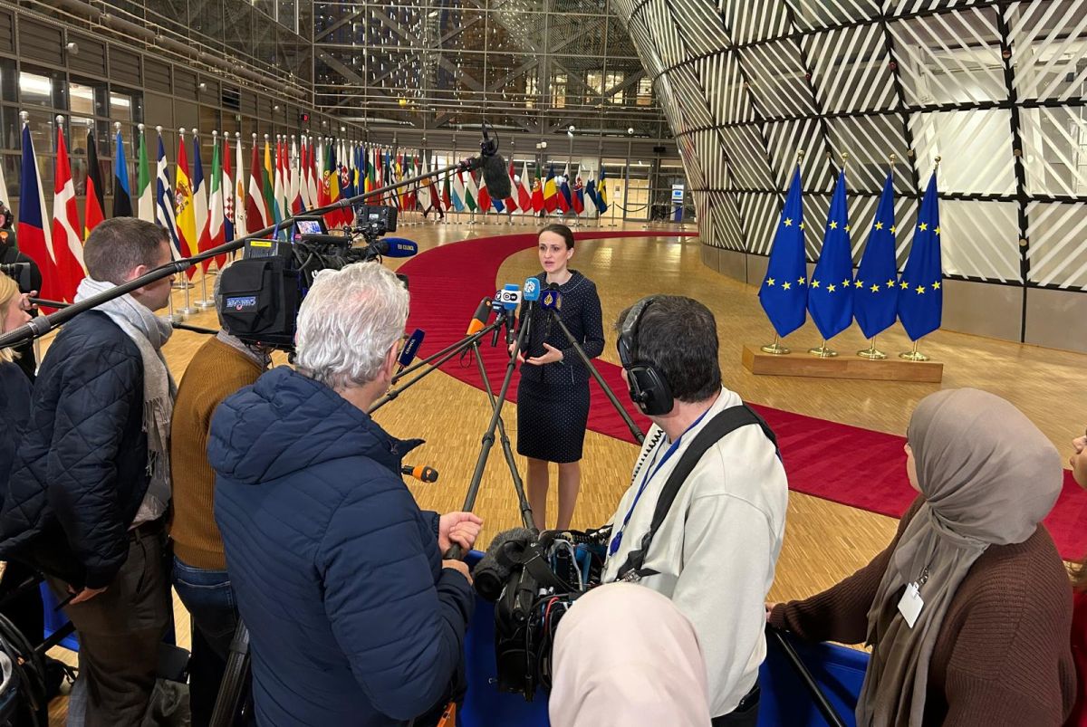 Oana Țoiu: Nincs közvetlen fenyegetés Irán részéről, a romániaiak továbbra is biztonságban érezhetik magukat