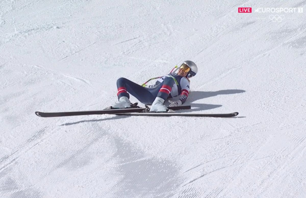 Óriásit esett a női lesiklás koronázatlan királynője, mentőhelikopter szállította el Lindsey Vonnt (VIDEÓ)