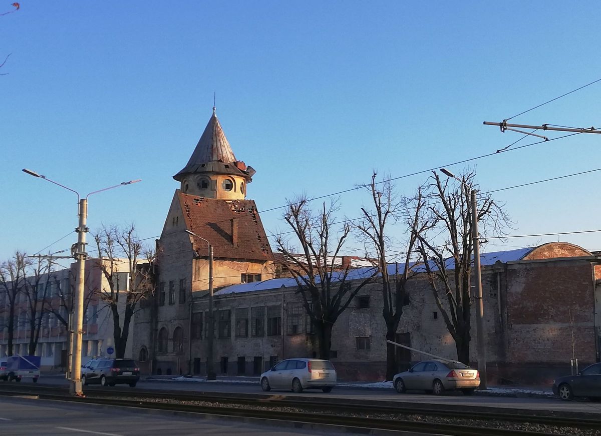 Múzeummá és kulturális központtá alakítják az első magyar autógyár egykori székhelyét Aradon