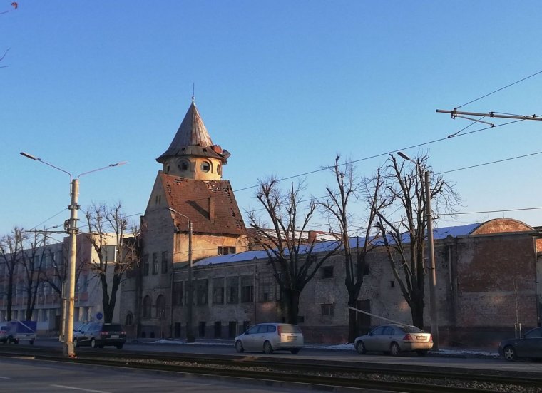Múzeummá és kulturális központtá alakítják az első magyar autógyár egykori székhelyét Aradon