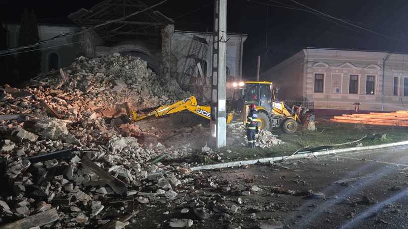 Szilágycseh: egy órával a munkások távozása után omlott össze a református templom tornya