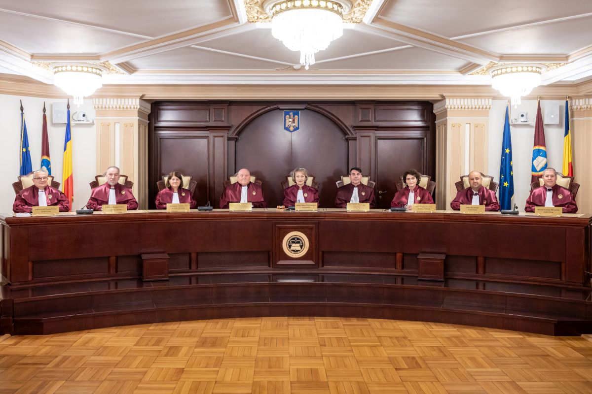 Alkotmányosnak nyilvánították a költségvetési törvényt, elutasították az AUR támadását