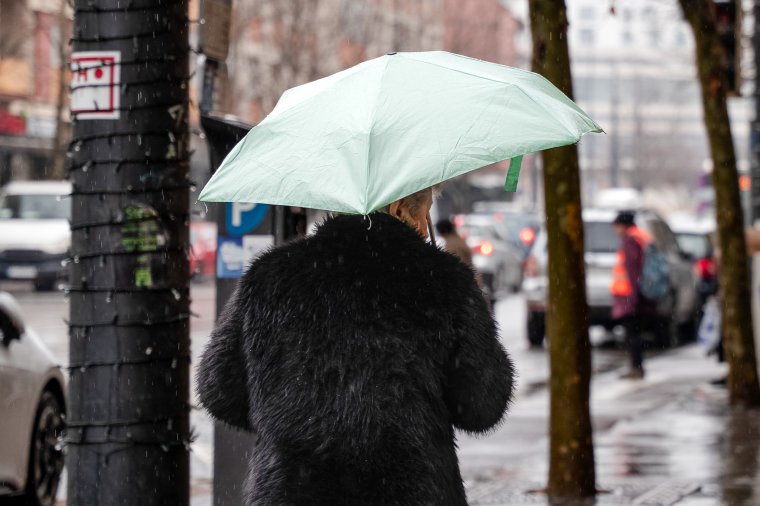 Időjárás: eső, a hegyekben havazás várható hétfő reggelig