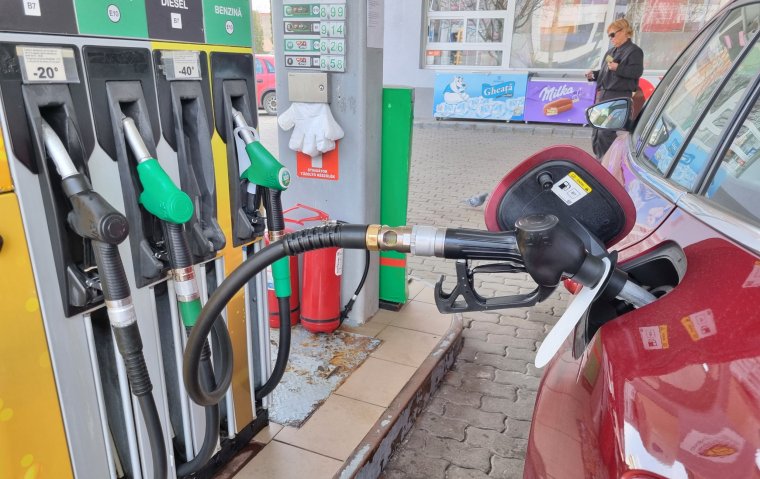 Uniós szóvivő: jelenleg nincs Európában közvetlenül fenyegető olajellátási hiány