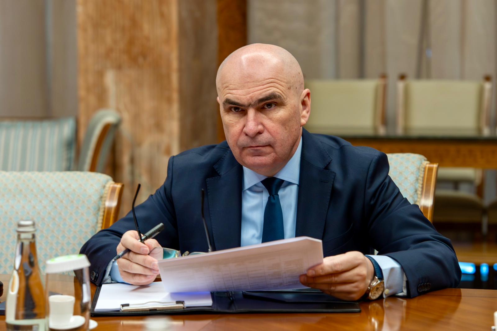 Bolojan szerint az idei év a vártnál nehezebb lesz, az árak emelkedése enyhe gazdasági visszaesést eredményez