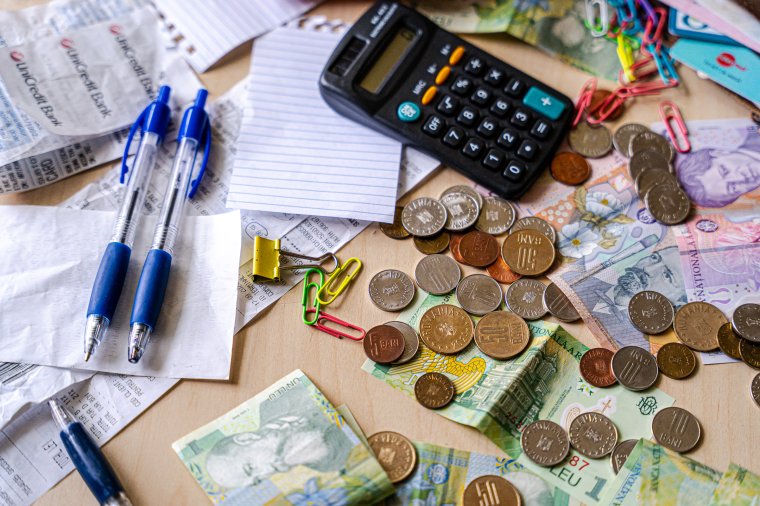 Elengedhetetlen „a nadrágszíj megszorítása” a jegybanki szakértő szerint