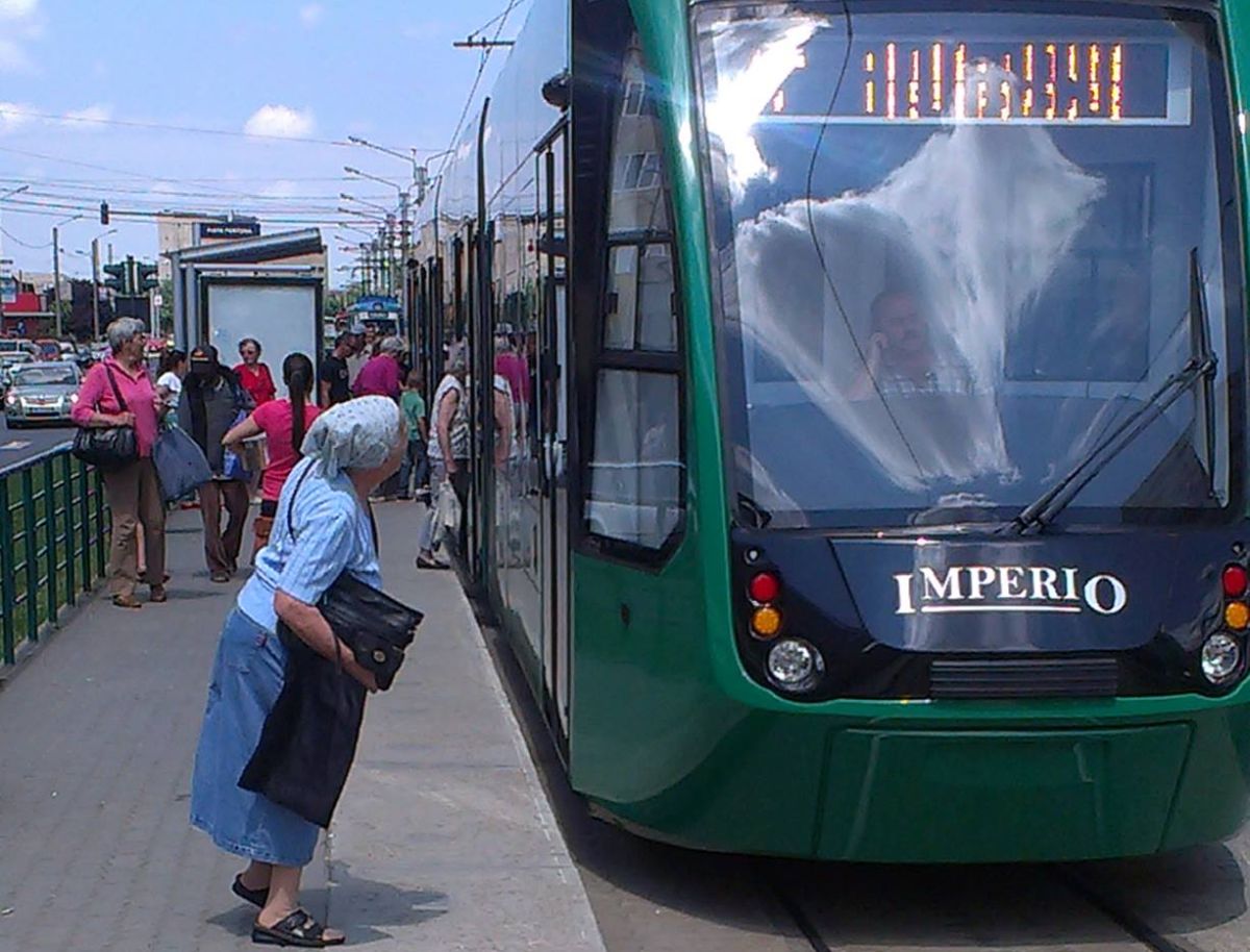 Egylejes napijegyet javasol Arad polgármestere, ha már nem teheti ingyenessé a tömegközlekedést