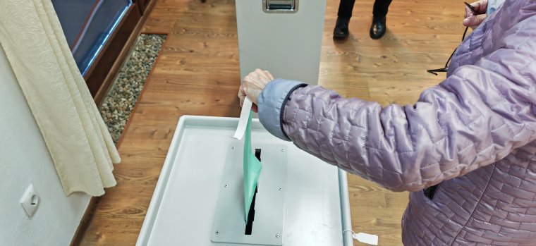 Megkezdte a levélszavazatok felbontását az NVI