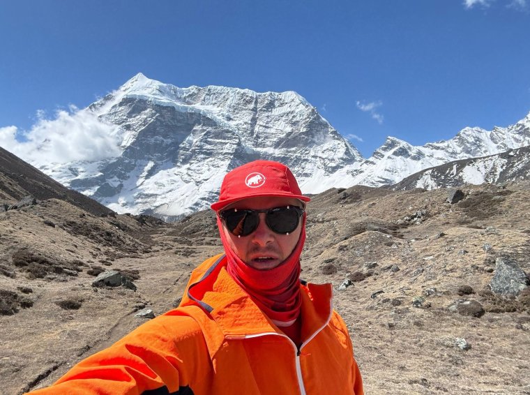 Megérkezett a Makalu alaptáborába Varga Csaba váradi hegymászó