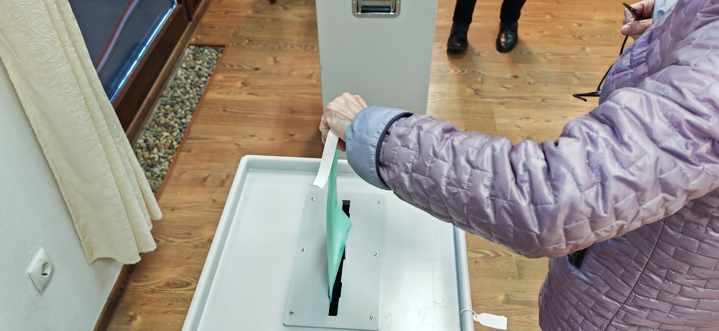 Megkezdte a levélszavazatok felbontását az NVI