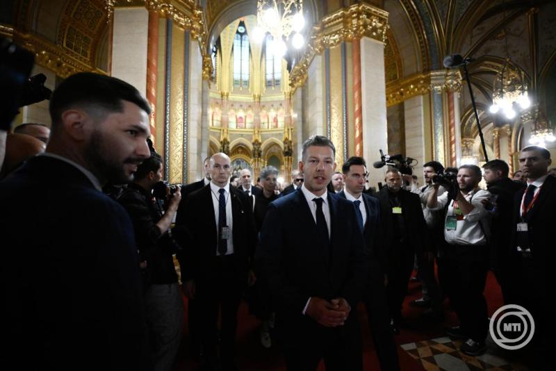 Megválasztották Magyarország miniszterelnökének Magyar Pétert