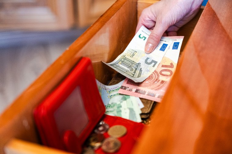 Történelmi mélypontra gyengült a román lej