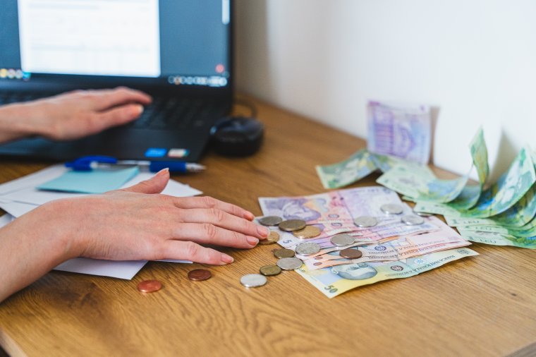 Júliusig elfogadhatják az új közalkalmazotti bértörvényt