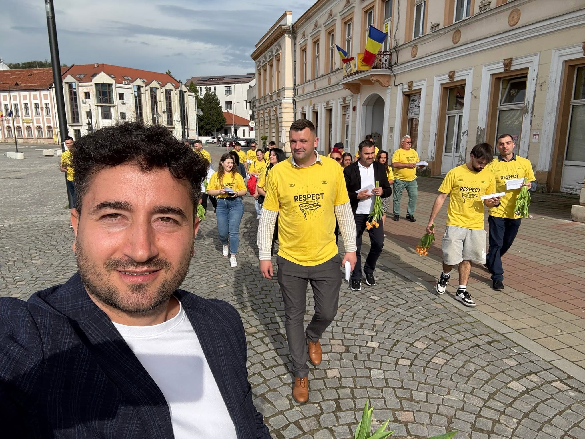 „A magyarok is beszéljenek és írjanak románul”. Az anyanyelvhasználat ellen hergel egy AUR-os politikus