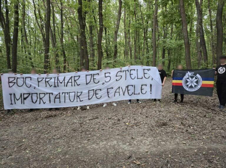 „Zaj, szemét, bűnözés”. Tiltakoznak Kolozsváron a pataréti családok városba költöztetése ellen