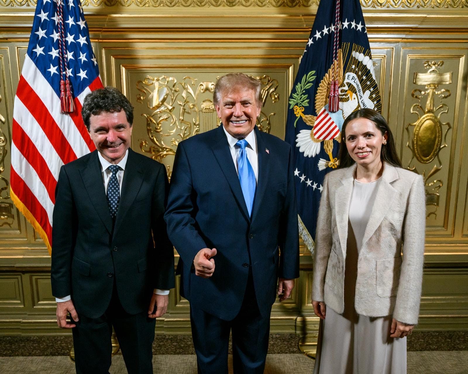 Az elnöki hivatal szerint nem hamisítvány a Nicușor Dant és Donald Trumpot együtt ábrázoló fotó