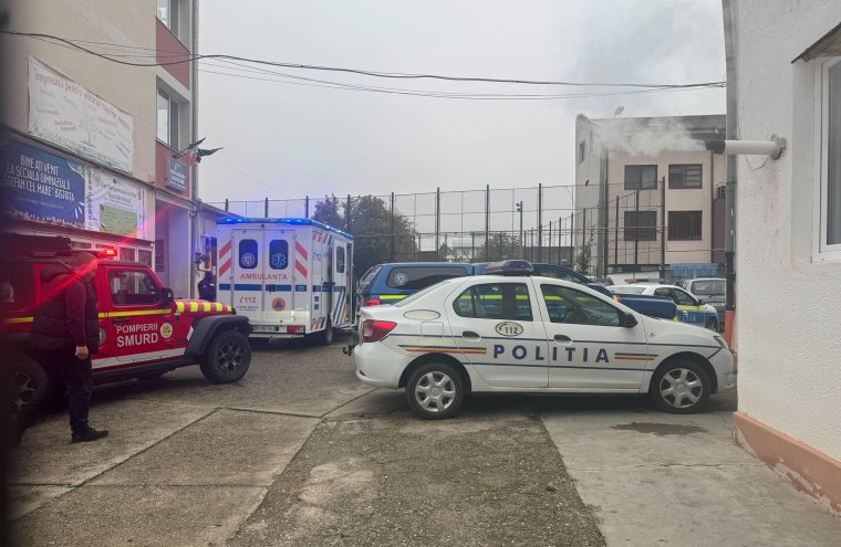Támadás a besztercei iskolában: a diák előre kitervelte tettét, és a történtek után sem mutatott megbánást