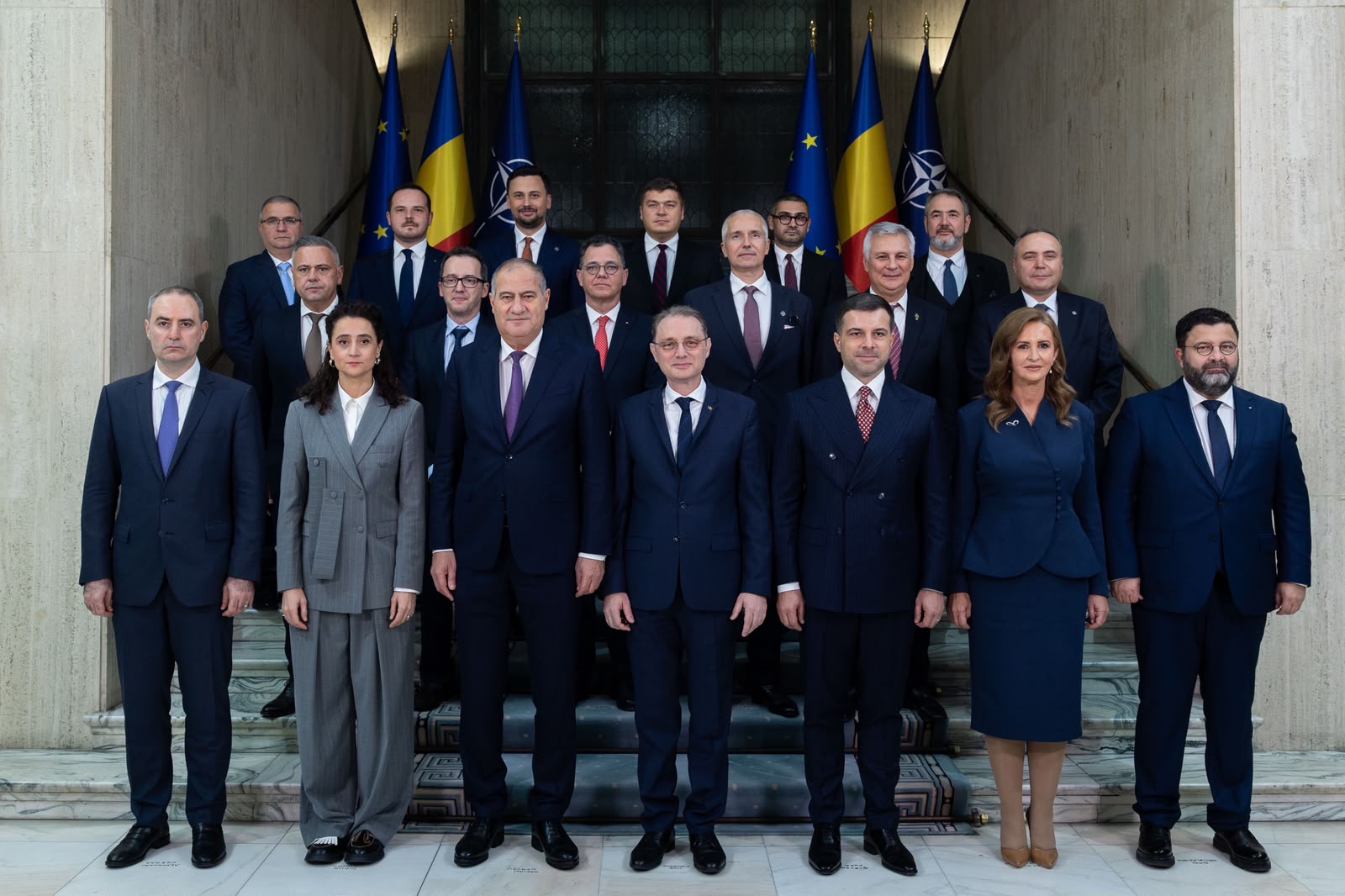 Elemző: bizonytalan, mennyire lesz eredményes a Niculescu-kormány, a PSD párhuzamos döntési központot hozhat létre