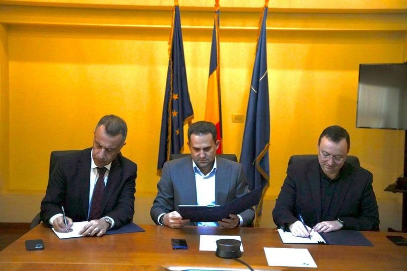 Aláírták a szerződést a Nagyvárad és Arad közötti gyorsforgalmi út újabb szakaszának megépítésére