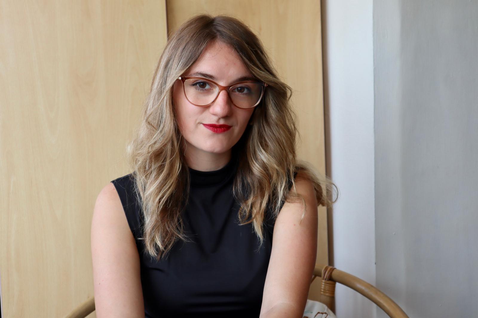 Az érzelem kontúrjának hiánya – Siklódy Fruzsina grafikái a hiányról, a térről és az érzékenységről